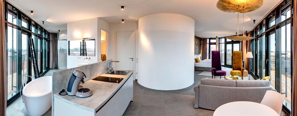 Im Bunker 4* München